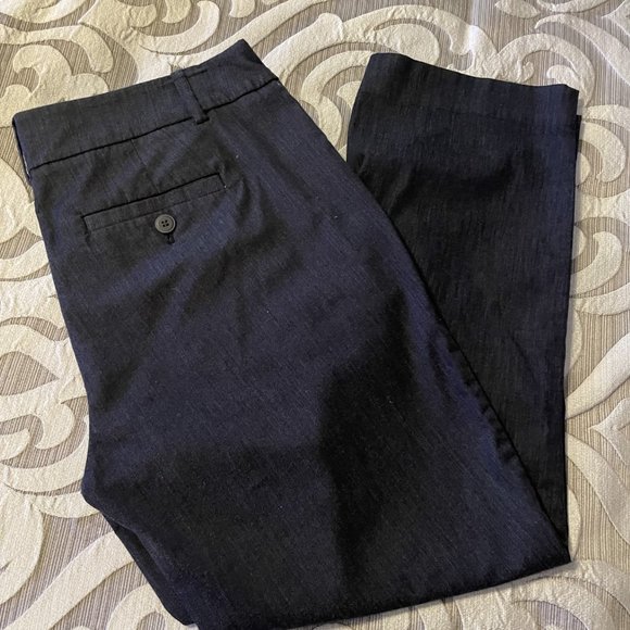 Ann Taylor Loft Women's Size 4 Dressy Denim Capri Pants EUC Pockets - Picture 1 of 6